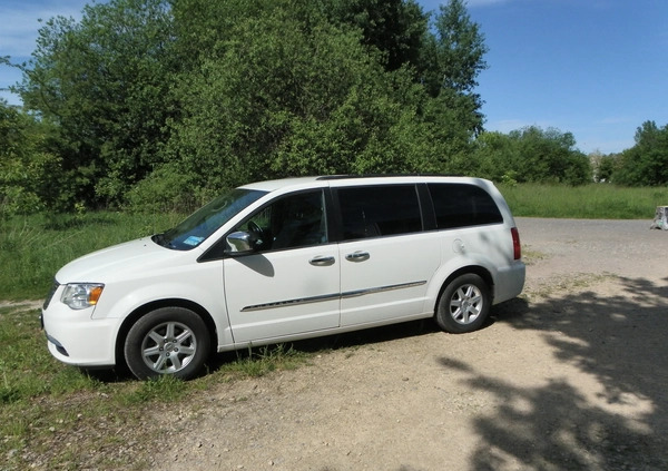 Chrysler Town &amp; Country cena 46500 przebieg: 281000, rok produkcji 2012 z Kraków małe 92